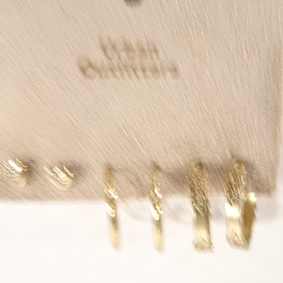 COPY - COPY - Urban Outfitters Vintage Heart Hoop Earring Set of 3 NWT45 GOLD - Picture 4 of 5